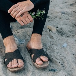 DARK AUTUMN Unisex šlepetės SHANGIES Brown Coffee